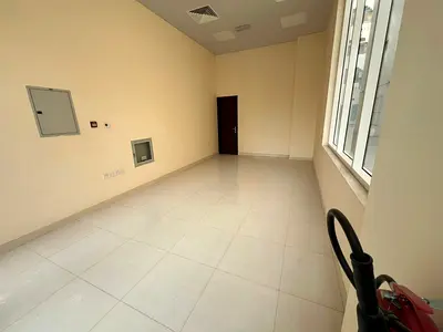 Commercial shop / first tenant / open panoramic glass view / outdoor parking available / spacious