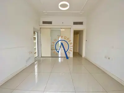 SPACIOUS LAYOUT | WELL MAINTAINED | READY TO MOVE IN