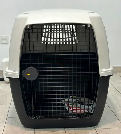 IATA-approved PET MODE  FERRAPLAST  pet carrier — multiple sizes available , brand new