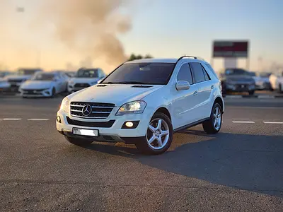 Mercedes Benz ML500 with Low km and Zero accident in Perfect condition