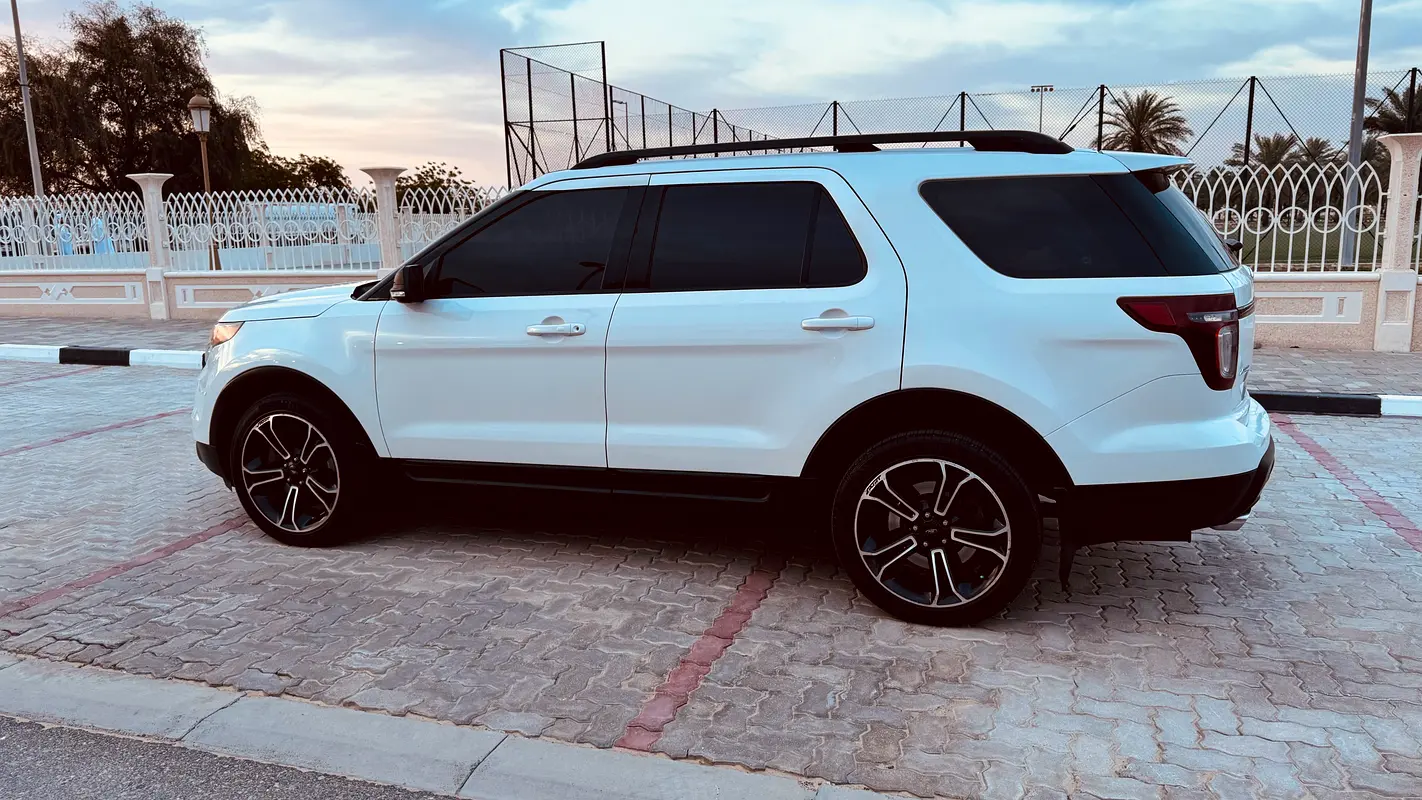 Ford Explorer 2015 — photo 1 of 16