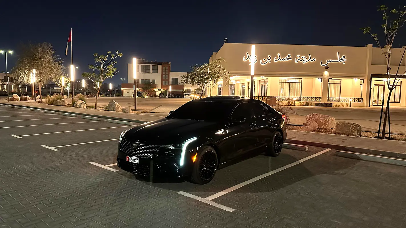 Cadillac CT4 2022 — photo 1 of 7