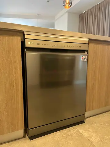 LG Dishwasher – Inverter Direct Drive – Like New – Used Less Than 6 Months