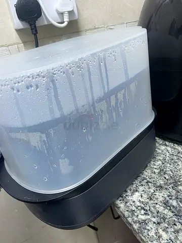 Compact ultrasonic humidifier with removable water tank - used