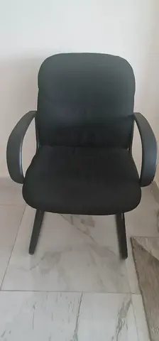 Comfortable Black Office Chair Each chair 10 dh