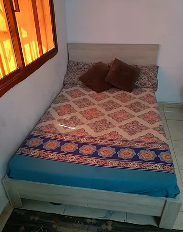 Strong bed with storage mattress and back support