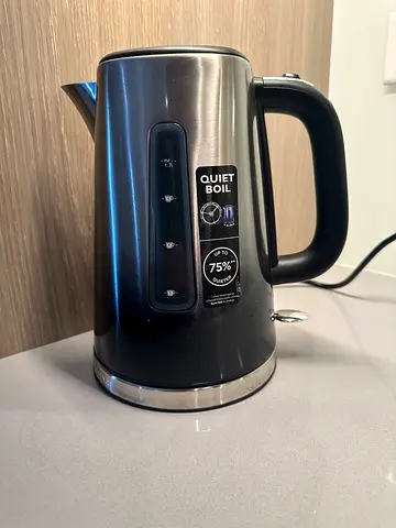 Electric Kettle 1.7L – Quiet Boil – Excellent Condition
