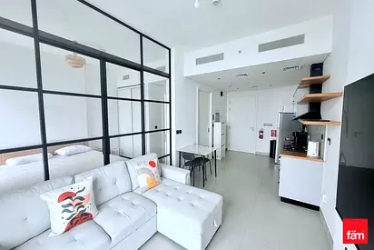 Furnished | Vacant | Bright Space