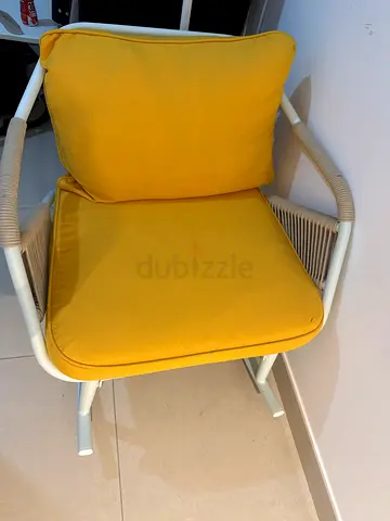 Very nice balcony furniture set, 4 seats and 1 big table