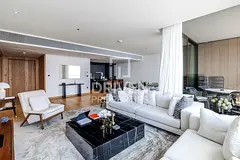 Luxurious Apartment with Full Skyline Views