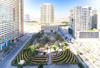 Modern | Pool &amp; Park View | Brand New