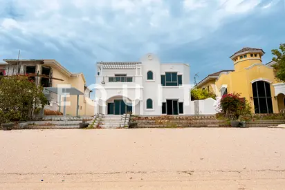 Options Available | Extended Plot | 5 BR | Vacant