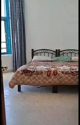 Urgent Furnished Room available for 1 Executive Bachlor