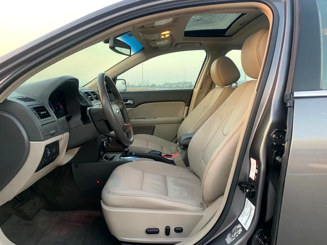 Ford Fusion 2012 — photo 1 of 14