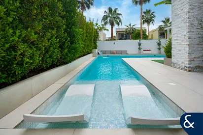 BESPOKE DESIGN | PRIVATE POOL | CORNER | VOT
