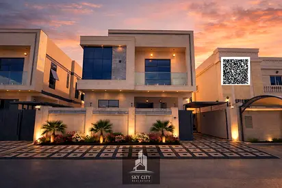 A modern, 5-bedroom villa with a prime location. Ground and first floors, behind Al Qabail Mall. Ready to move in, available for freehold ownership wi