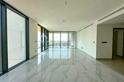 High Floor | Maids Room | Lagoon and Downtown View