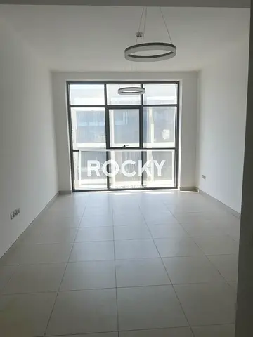 Spacious Studio in close Proximity to Miracle Garden