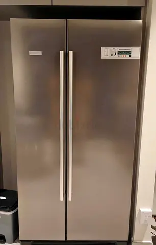 Siemens side by side fridge same like new conditon for sale