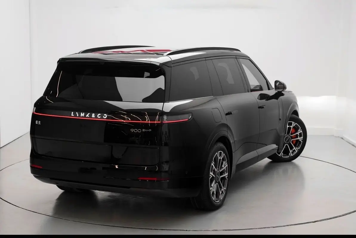 Lynk & Co 900 2025 — photo 1 of 15