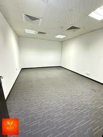 T0DAY H0T 0FFER 0FFICE AVAILABLE BIG WITH SEPRATE ENTRANCE READY T0 M0VE 0FFICE WITH EJARI