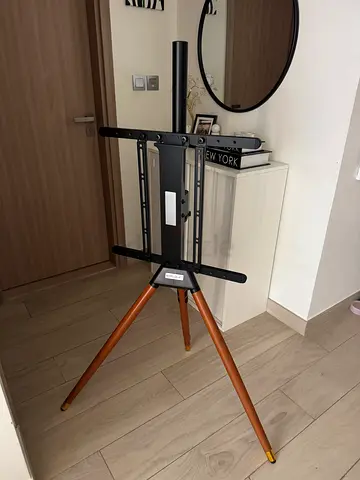 Tripod for TV
