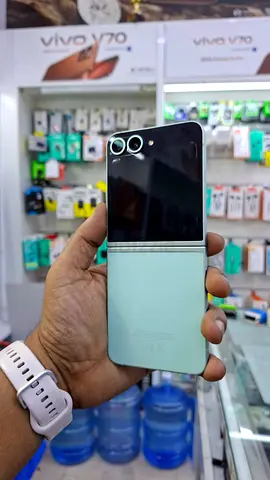 Samsung galaxy Z Flip6 for sale