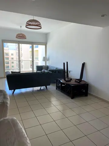 MOVE IN READY | UNFURNISHED | BIG LAY OUT