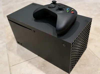 Xbox series x with one control and cable