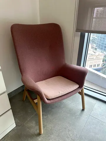 Plush Accent Armchair – Purple-Pink, Wooden Legs