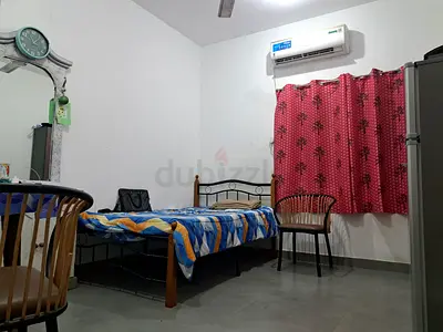 Room For Rent for exicutive bachlors(3person) or single couple/ family.May 1st ownwards.
