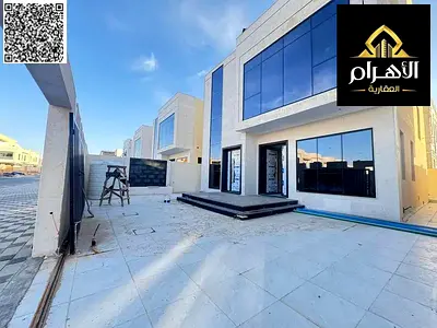 A bargain price for a 4-bedroom villa with a rooftop terrace, including registration and ownership fees, located on the main street. Freehold ownershi