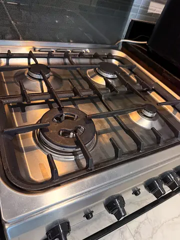 Stainless steel gas cooker/stove - good working condition with gas unit