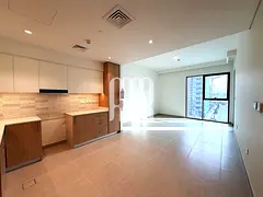 Bright and Spacious 1 BR | Iconic Dubai Skyline View | Balcony