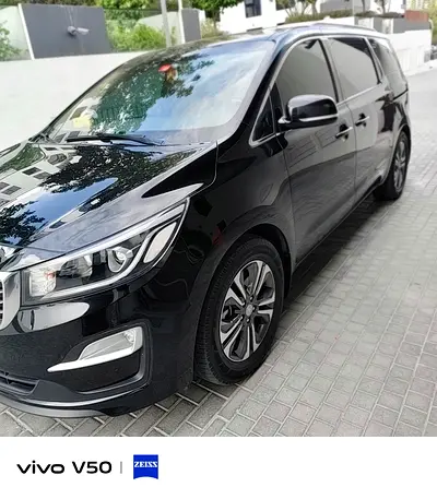 SELLING OUR FAMILY CAR 2020 BRAND KIA CARNIVAL NO ACCIDENT VERY GOOD CONDITION