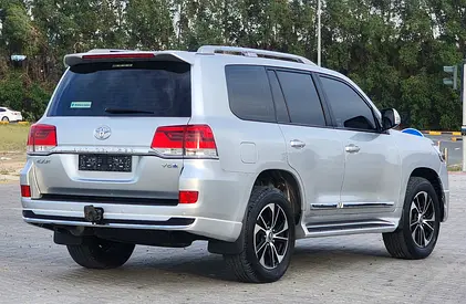 صورة 9 لـ 2018 Toyota LAND CRUISER
