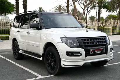 0% DP - AGENCY MAINTAINED - SIGNATURE EDITION - MITSUBISHI PAJERO GLS 2020 - ACCIDENT FREE - GCC