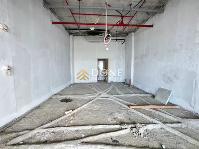 Luxury shop very prime location business area ready to move only jest 90k