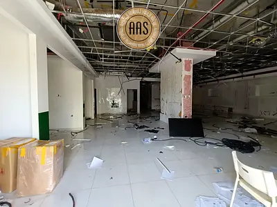Commercial Offer ::: Shop available for business::: huge shop huge area :::at near main road::: ready for multiple businesses