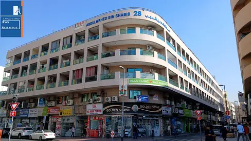 Road Facing Shop in Prime Business Location