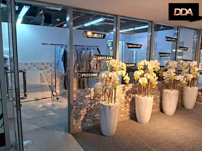 Retail shop for sale in Marina Wharf | Main client hall & storage space