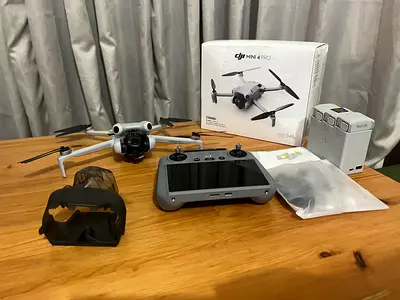 Dji mini 4 pro fly more combo