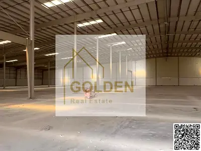 مستودع صناعي جديد بمساحة ضخمة وموقع متميز مباشر على الطريق الرئيسي يوفّر بيئة مثالية للتشغيل والحركة اللوجستية عالية الكفاءة.