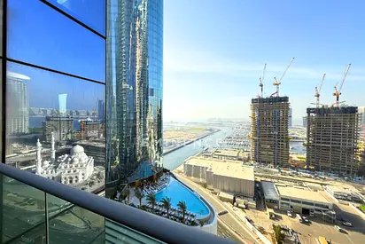Dubai Skyline | Sea and Pool View