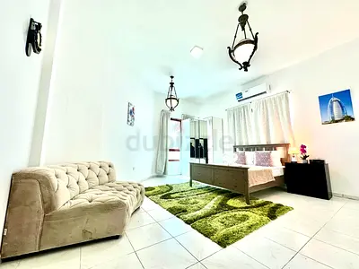 Master bed room in Al Safa  - Near onpassive metro