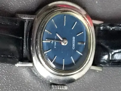 Seiko manual Japanese vintage women watch