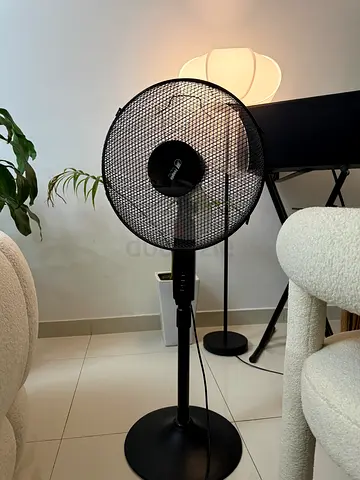 Standing Fan / Pedestal Fan – Adjustable Height – Strong Airflow – Good Condition