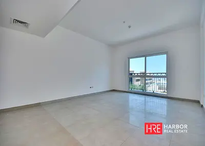 Fitted Kitchen | Spacious Layout | Community View