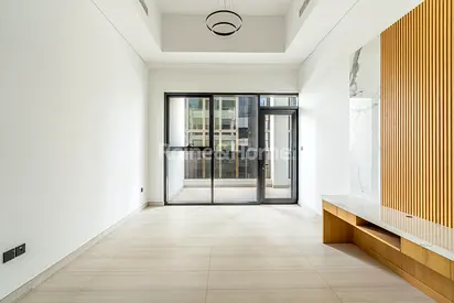 Brand New I Modern I Ready to Move In