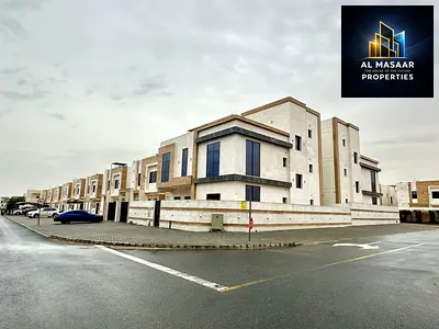 Corner villa on two streets, near the mosque. Land area 4350 sq ft. 7 master bedrooms and a roof terrace. Price includes registration and ownership fe